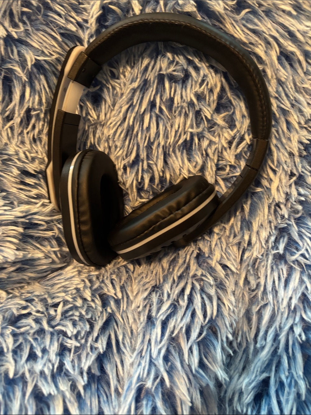 Black Over-Ear Wireless Headphones - Comfortable Audio